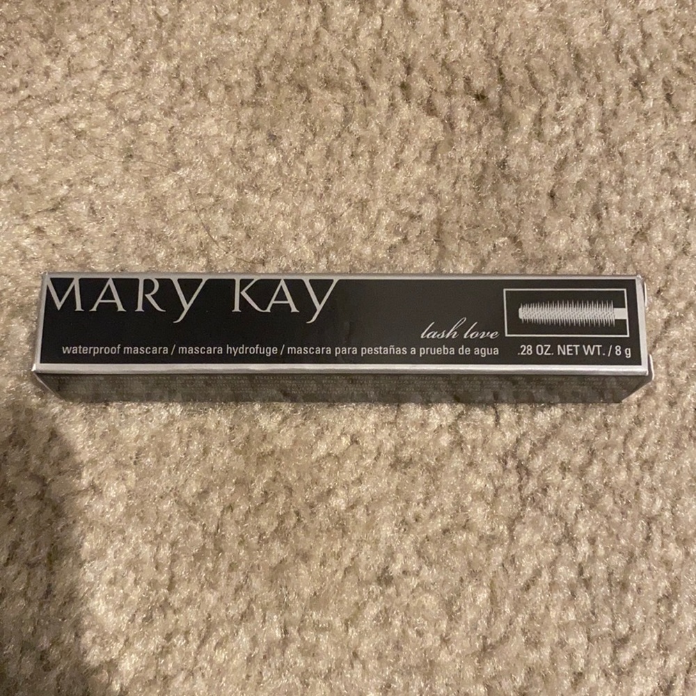 Waterproof lash love mascara Mary kay